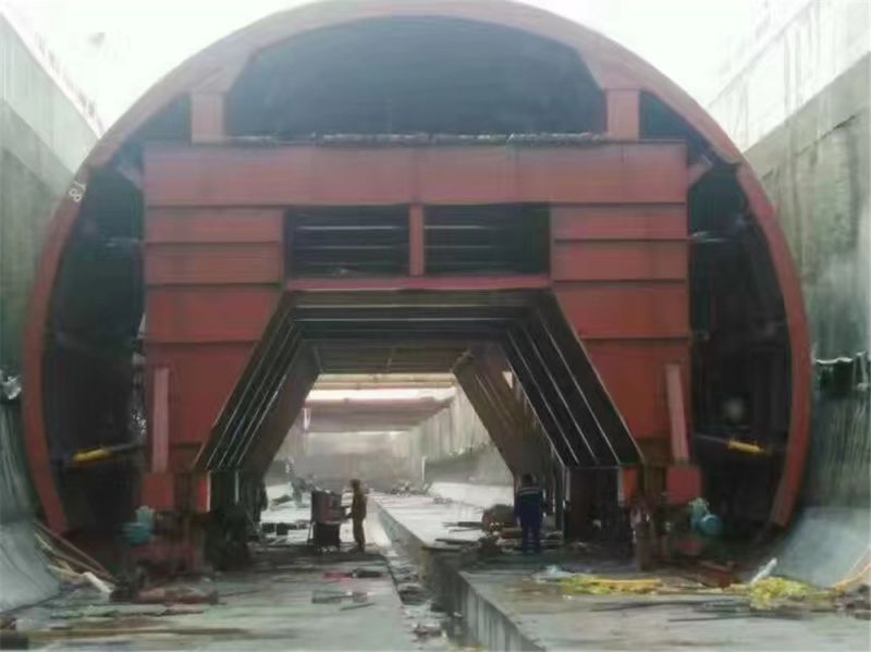 什么是冷彎機？